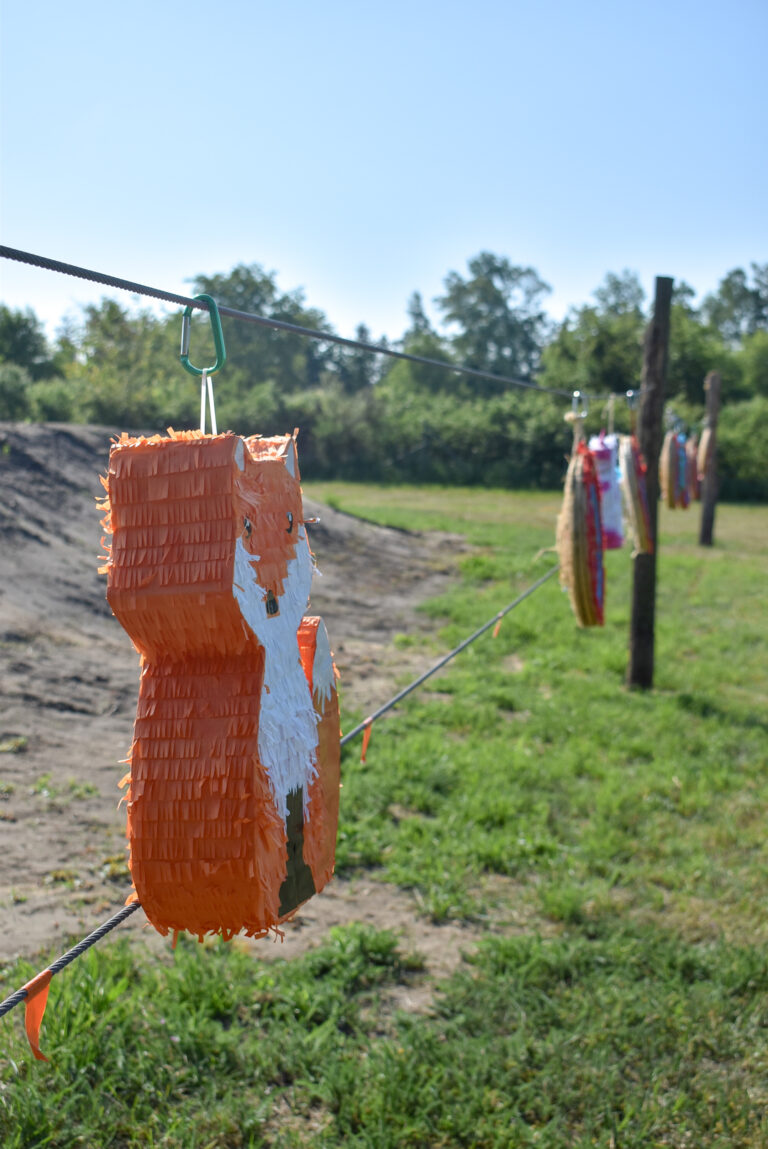 Piñatas, Bogenschießen und jede Menge Spaß: Unser erster Kindertag